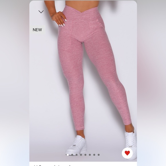 Bombshell Sportswear V Scrunch Leggings - Picture 2 of 5